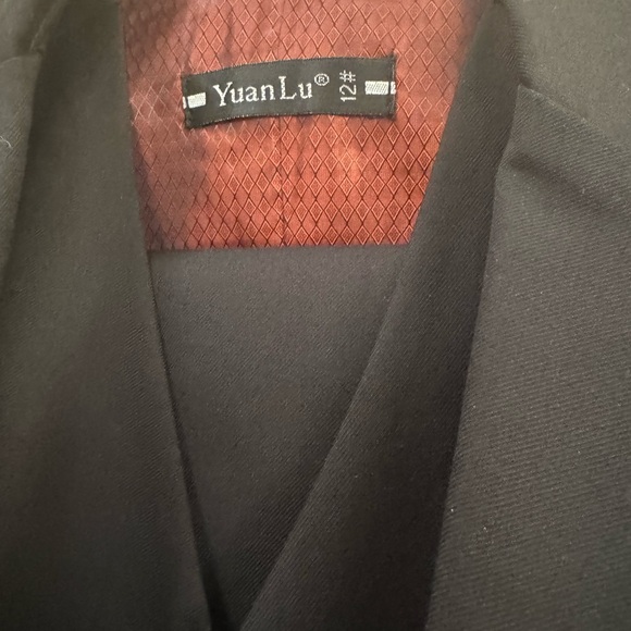 Boys Sz 12 Black 3 Piece Suit and FREE White Dress Shirt! - Picture 6 of 7